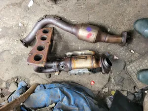 Direct Tokunbo Engine and Center Catalyst for Toyota Rav4 4plug 2014