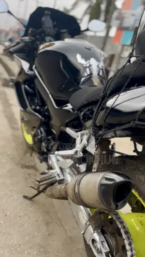 Honda VF 2014 Black