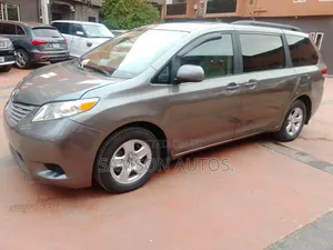 Toyota Sienna 2010 Gray