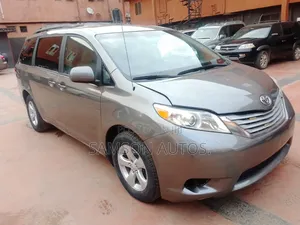 Toyota Sienna 2010 Gray