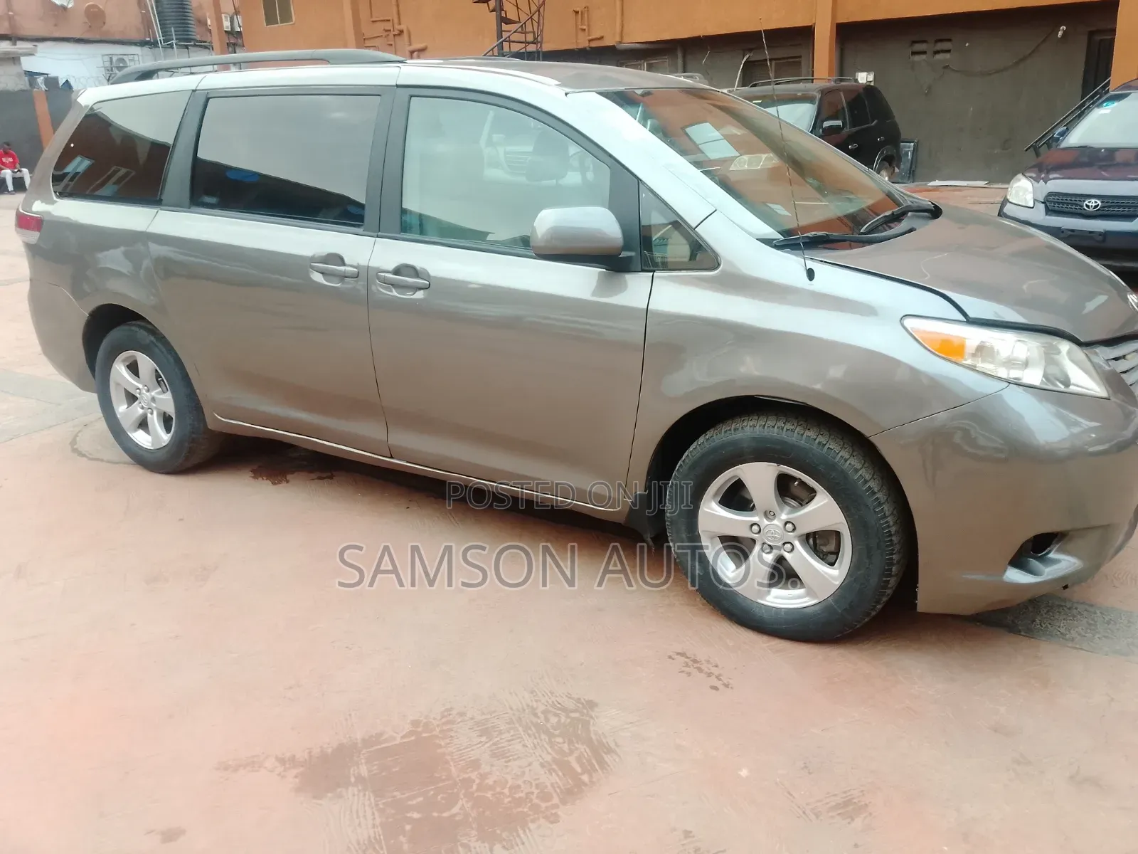 Toyota Sienna 2010 Gray