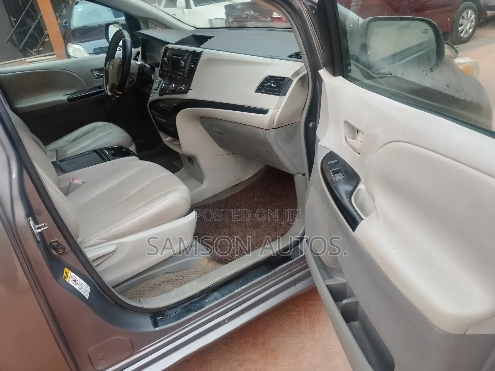 Toyota Sienna 2010 Gray