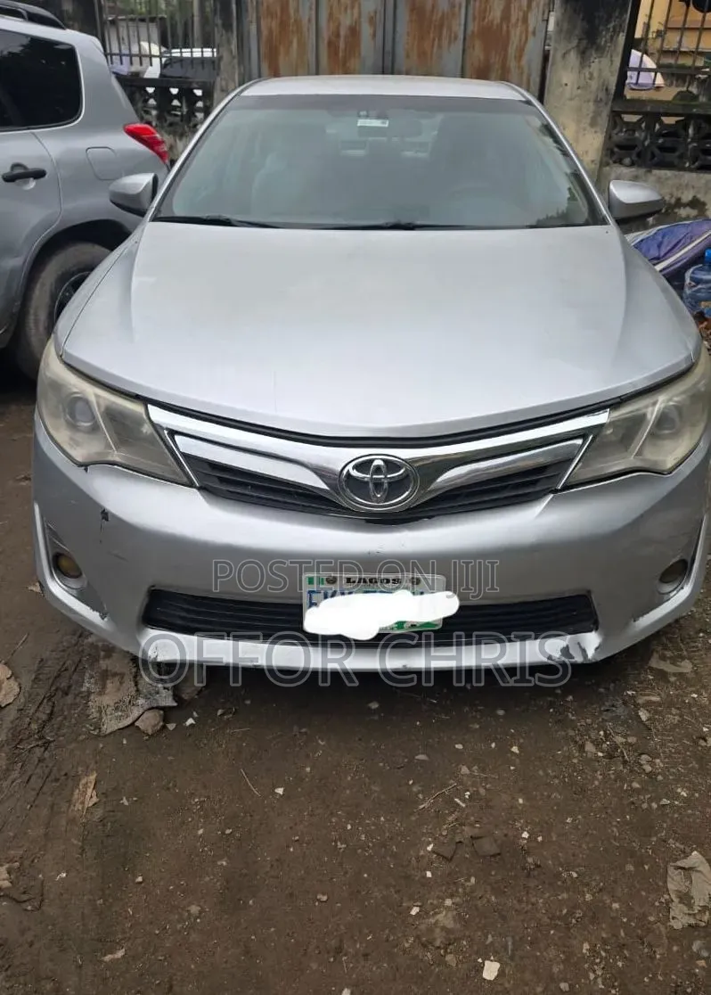 Toyota Camry 2012 Silver