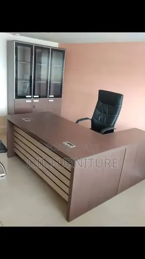​Premium Executive Office Table With Built-in Cable Grommets 1.6meter