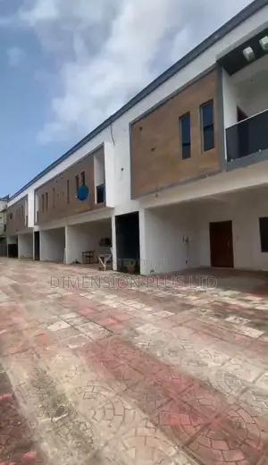 4bdrm Duplex in Chevron for sale