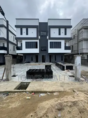 4bdrm Duplex in Lekki Phase 1 for sale
