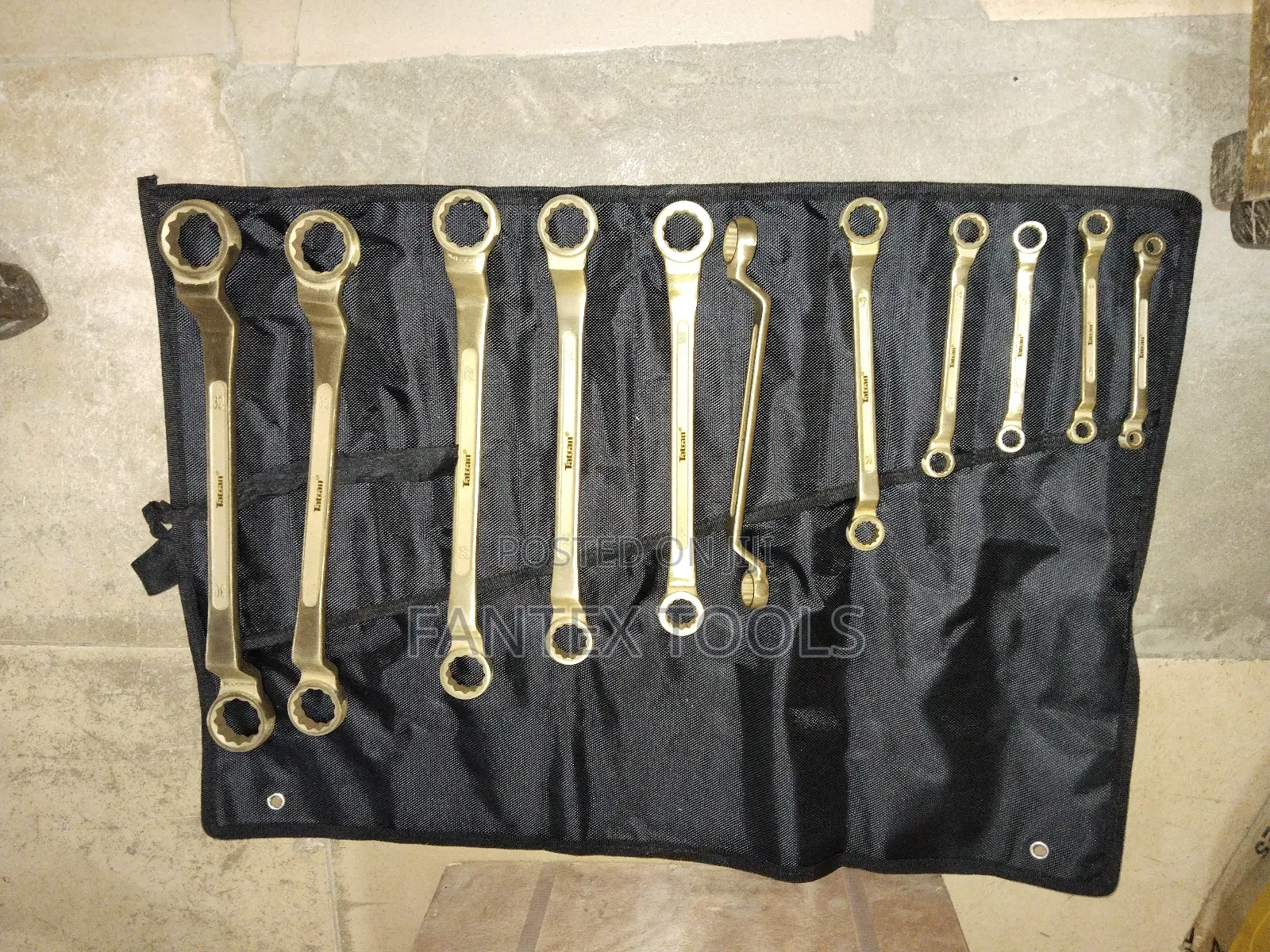 Non Sparkling Spanner Ring.