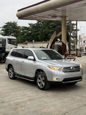 Toyota Highlander Limited 3.5l 4WD 2013 Silver