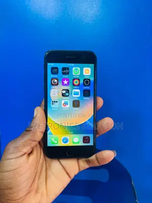 Apple iPhone 8 64 GB Black