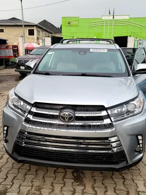 Toyota Highlander XLE 2019 Silver
