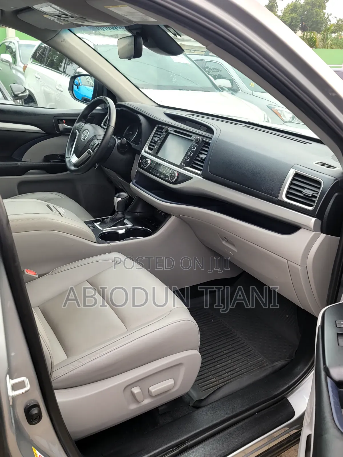 Toyota Highlander XLE 2019 Silver