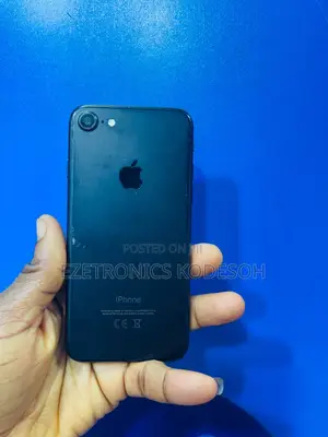 Apple iPhone 7 32 GB Black
