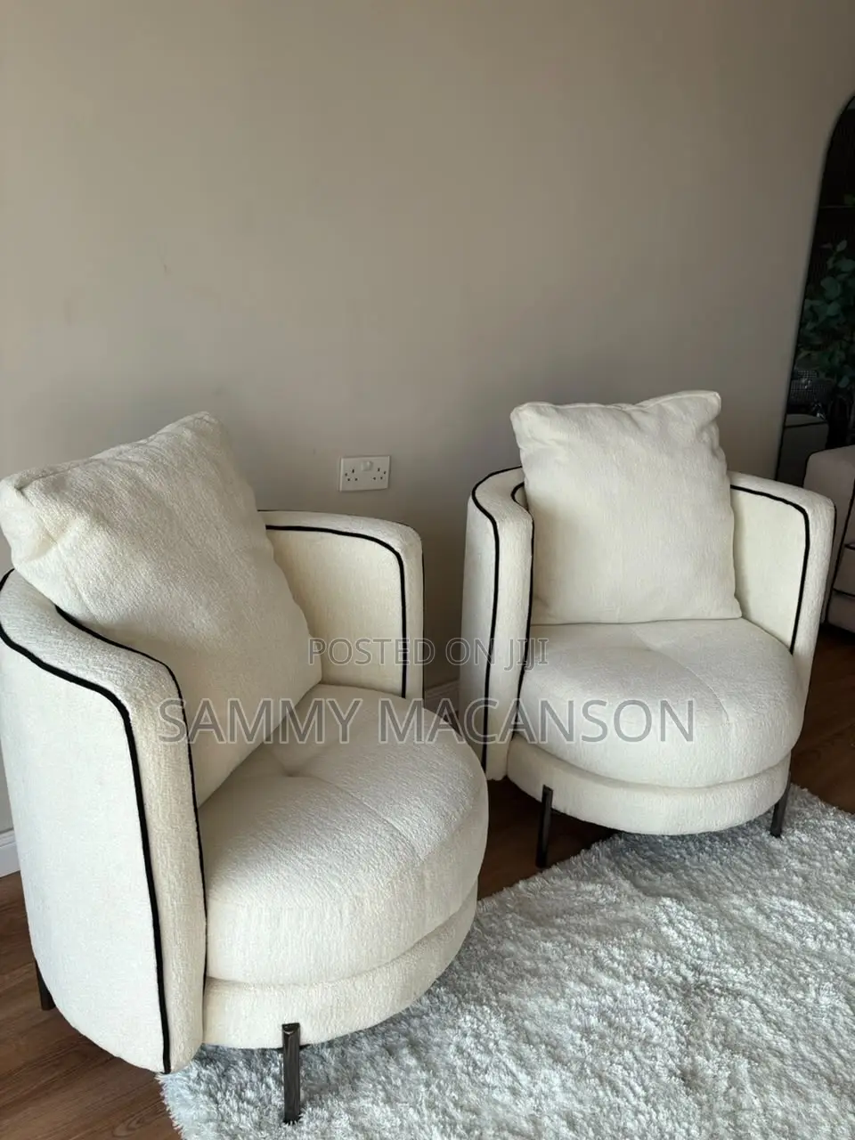 Single Chair