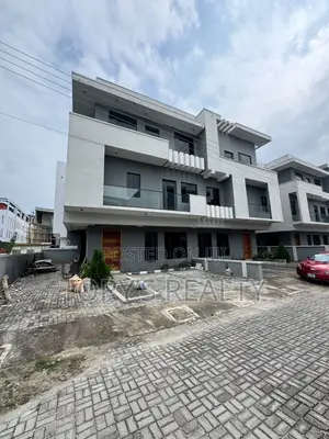 5bdrm Duplex in Osapa london for sale