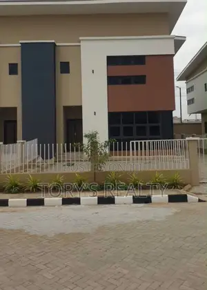 4bdrm Duplex in Kosofe / Kosofe for sale