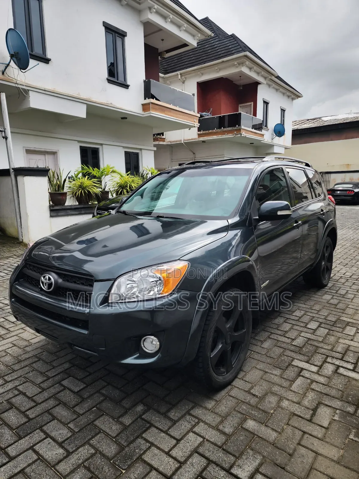 Toyota RAV4 2010 Green