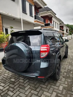 Toyota RAV4 2010 Green