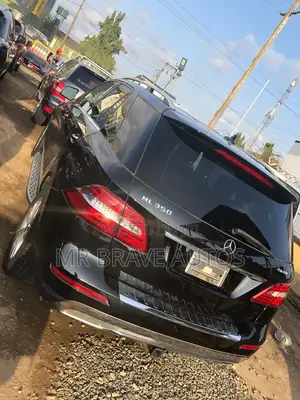 Mercedes-Benz M Class ML350 4MATIC 4dr SUV AWD (3.5L 6cyl 7A) 2014