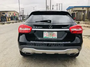 Mercedes-Benz GLA-Class 2018 Black