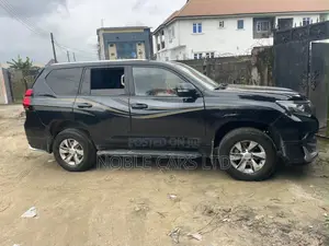 Toyota Land Cruiser Prado 2018 Black