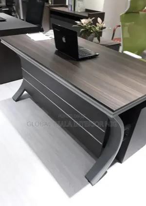 Dark Wood Grain Executive Boss Office Table