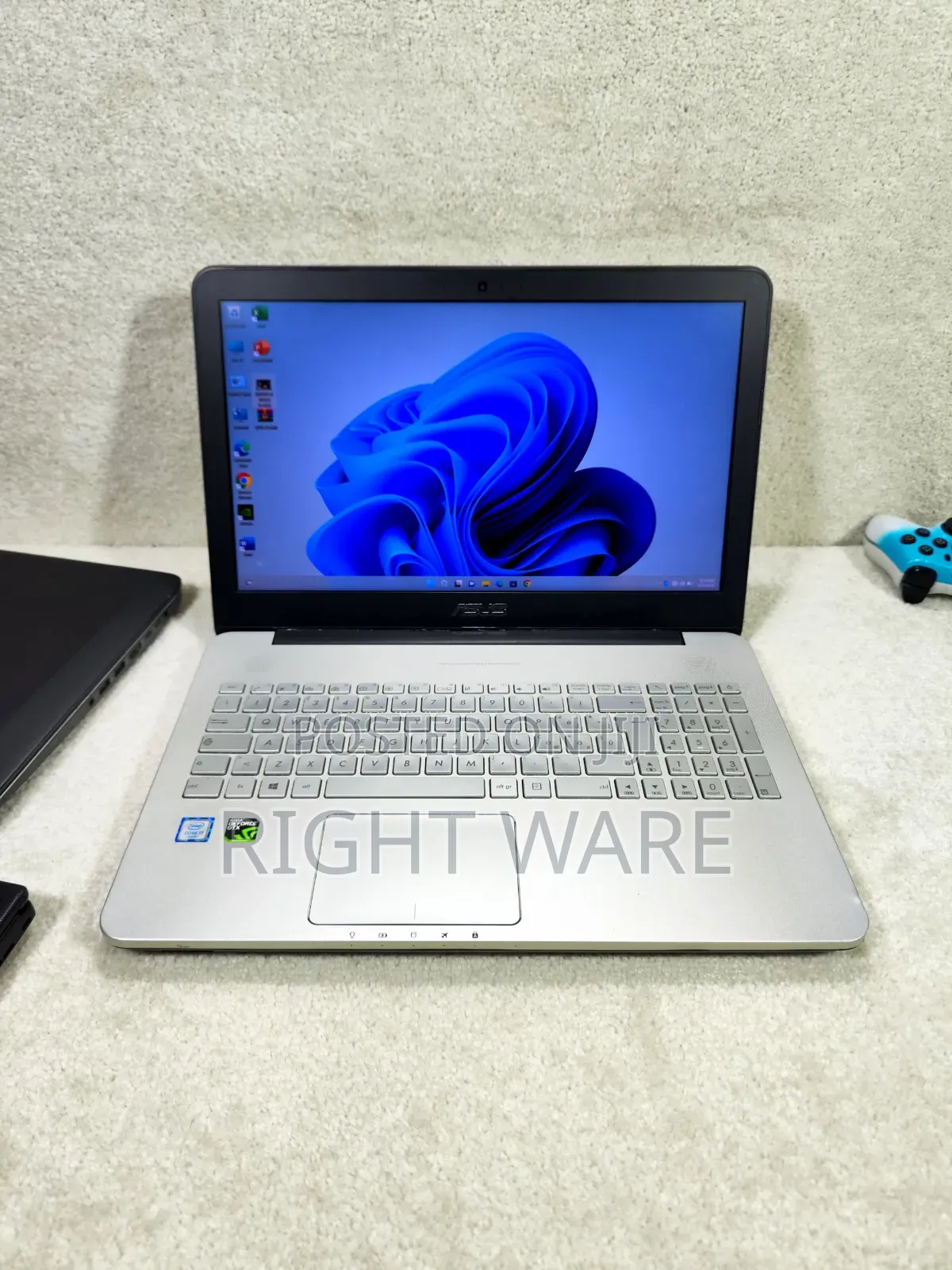 Laptop Asus 8GB Intel Core i7 HDD+SSD 1T
