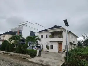 4bdrm Duplex in Ikota for sale