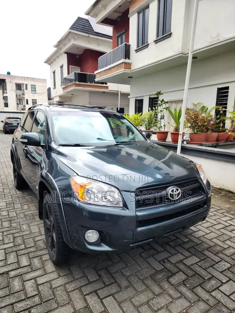 Toyota RAV4 2010 Green