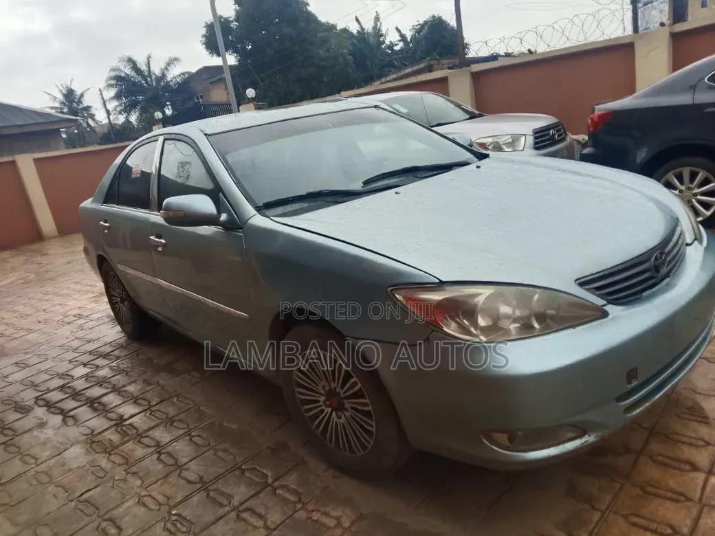 Toyota Camry 2004 Blue