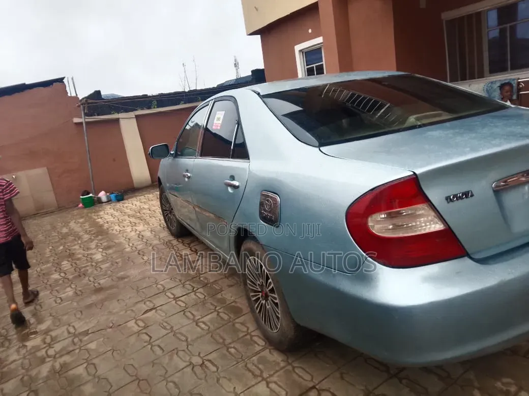 Toyota Camry 2004 Blue