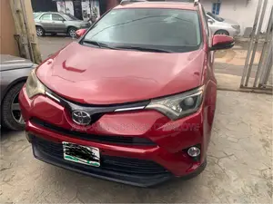 Toyota RAV4 XLE AWD (2.5L 4cyl 6A) 2016 Red