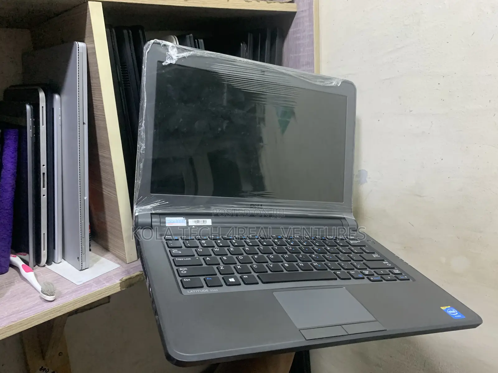 Laptop Dell Latitude 3340 4GB Intel Celeron SSD 128GB