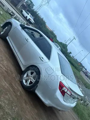 Toyota Camry SE 4dr Sedan (2.5L 4cyl 6A) 2013 Silver