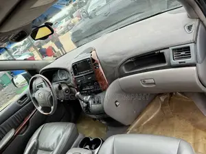 Toyota Sienna XLE Limited AWD 2005 Green