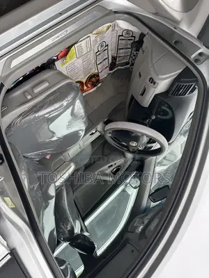 Toyota Camry SE 4dr Sedan (2.5L 4cyl 6A) 2011 Silver