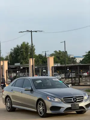 Mercedes-Benz E350 Base 4Matic Sedan AWD (3.5L 6cyl 7A) 2015 Gray