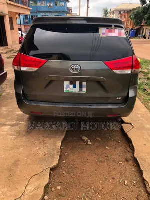 Toyota Sienna 2017 Off white