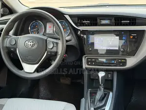 Toyota Corolla LE ECO 4dr Sedan (1.8L 4cyl CVT) 2017 Silver