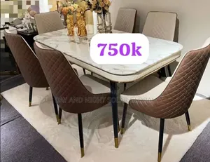 Luxurious Dining Table With 6 Sitters