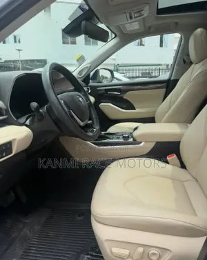 Toyota Highlander 2023 Blue