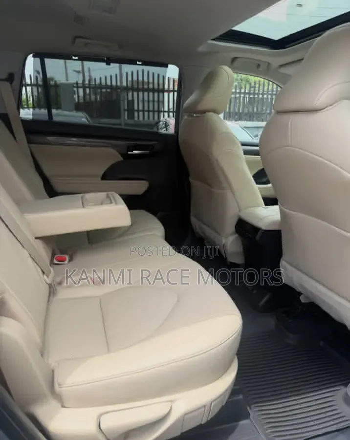 Toyota Highlander 2023 Blue