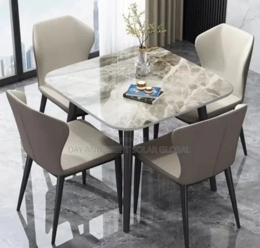 Mable Top Dining Set With 4 Sitters