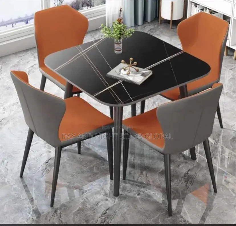 Mable Top Dining Set With 4 Sitters