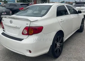 Toyota Corolla 2010 White