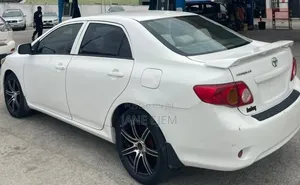 Toyota Corolla 2010 White