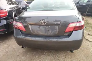 Toyota Camry XLE V6 4dr Sedan (3.5L 6cyl 6AM) 2009 Gray