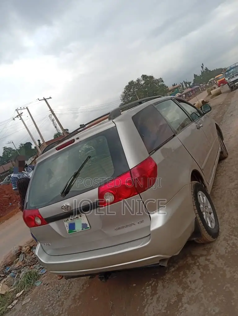 Toyota Sienna 2007
