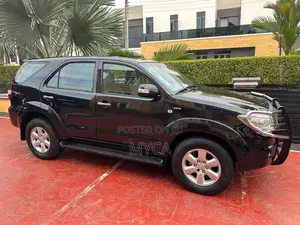 Toyota Fortuner 2010 Black