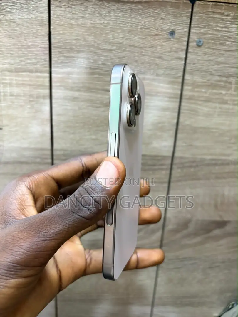 Apple iPhone 16 Pro 256 GB Gold