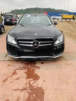 Mercedes-Benz C300 2015 Black